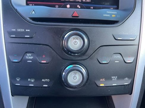 Used 2013 Ford Explorer XLT image 19