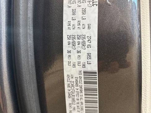 Used 2018 Chrysler Pacifica Touring Plus FWD image 32