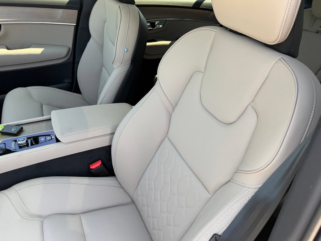 New 2026 Volvo XC90 B5 Core AWD/4WD image 18
