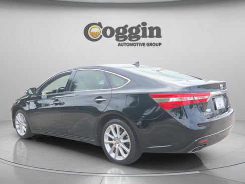 Used 2014 Toyota Avalon Limited FWD image 3