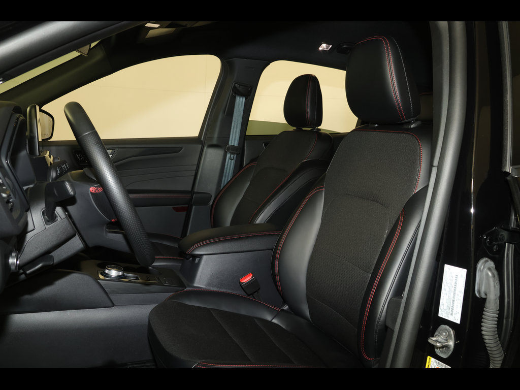Used 2025 Ford Escape ST-Line AWD/4WD image 12