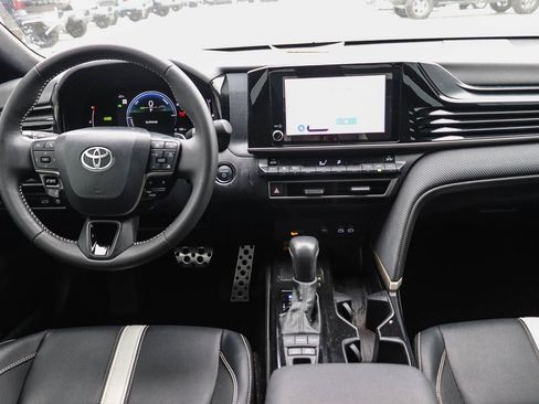 Certified 2025 Toyota Camry SE FWD image 12
