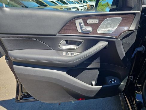 Used 2022 Mercedes-Benz GLS 450 4MATIC image 11
