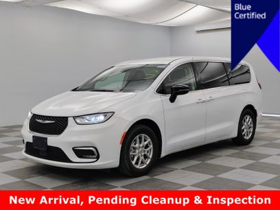 Used 2024 Chrysler Pacifica Touring-L