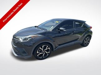 Used 2018 Toyota C-HR XLE FWD video 1