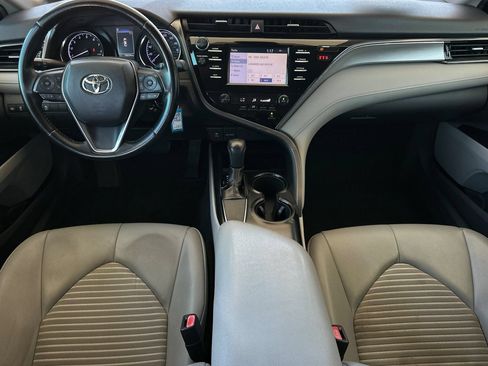 Used 2019 Toyota Camry SE w/ Carpet Mat Package FWD image 12