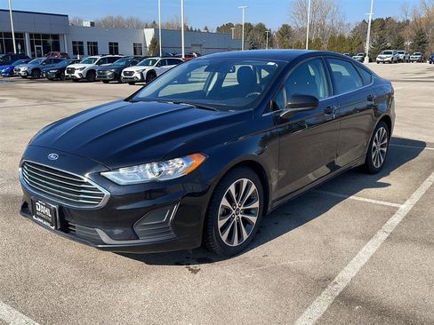 Used 2020 Ford Fusion SE image 19