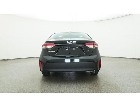 Used 2025 Toyota Corolla LE FWD image 28