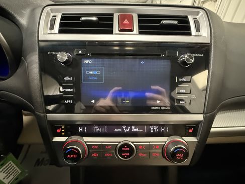 Used 2017 Subaru Outback 2.5i Premium image 36