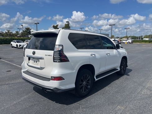 Used 2023 Lexus GX 460 Premium w/ Accessory Package AWD/4WD image 8