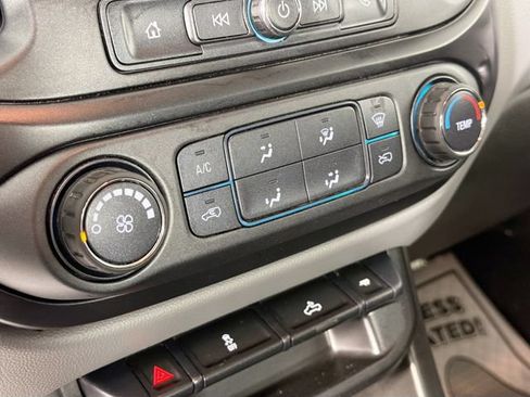 Used 2021 Chevrolet Colorado W/T w/ WT Convenience Package AWD/4WD image 15