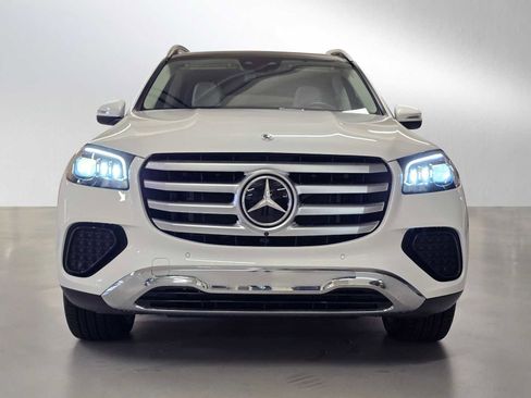 Used 2025 Mercedes-Benz GLS 450 4MATIC image 8