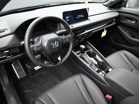 Used 2025 Honda Accord Sport image 19