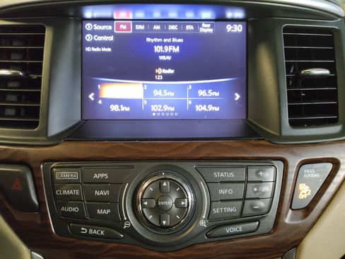 Used 2017 Nissan Pathfinder Platinum w/ Family Entertainment Package AWD/4WD image 25