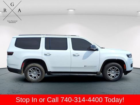 Used 2023 Jeep Wagoneer 4WD image 2
