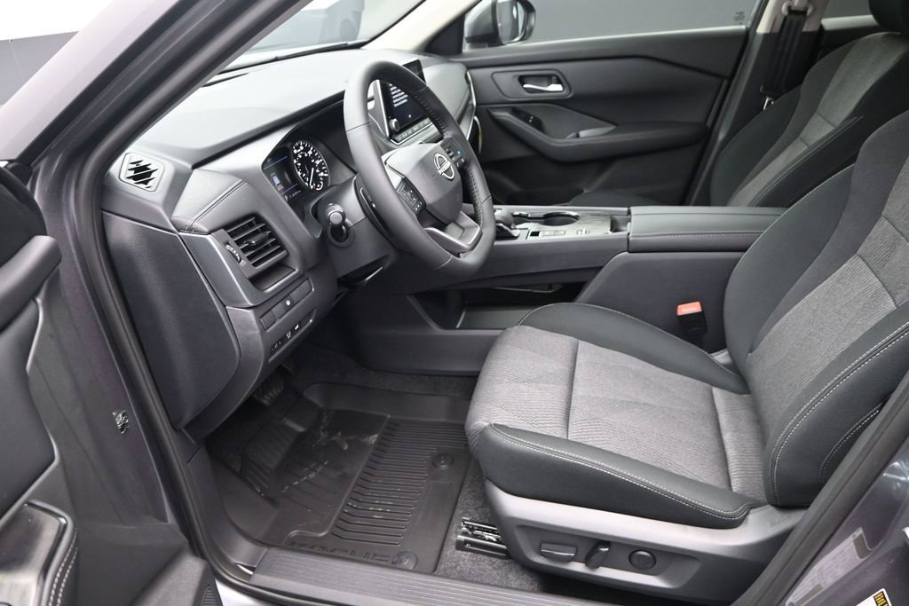 Certified 2026 Nissan Rogue SV w/ Cold Weather Package FWD image 18
