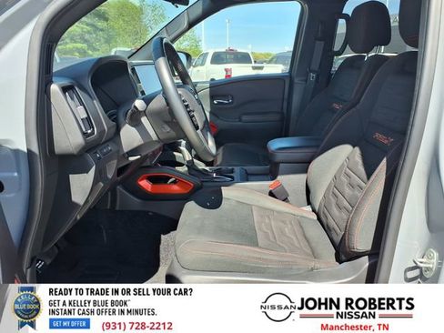 Used 2025 Nissan Frontier Pro-X RWD image 3