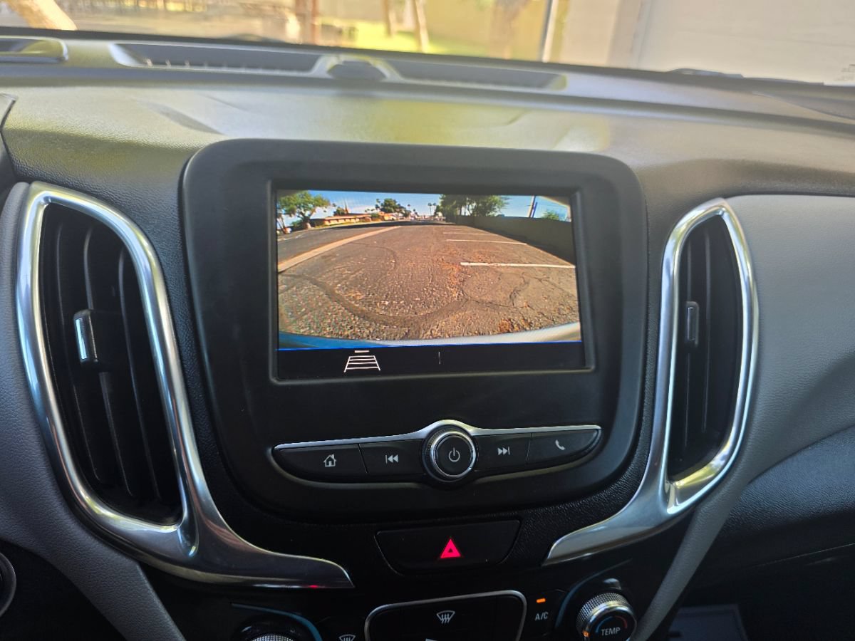 Used 2020 Chevrolet Equinox LS FWD image 35