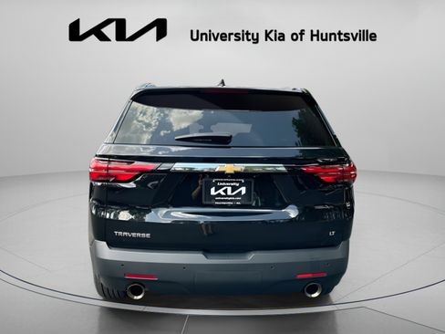 Used 2022 Chevrolet Traverse LT FWD image 7