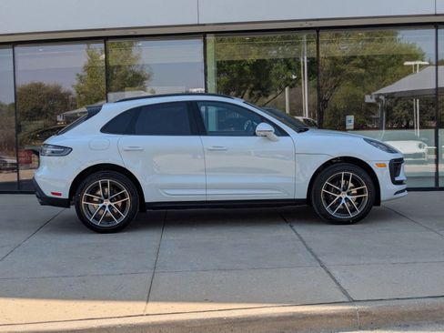 New 2026 Porsche Macan AWD/4WD image 8