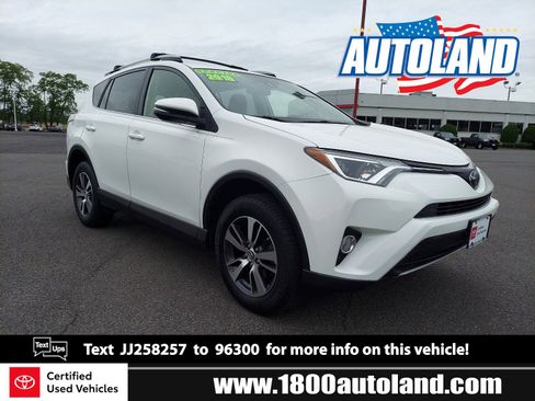 Used 2018 Toyota RAV4 XLE image 1