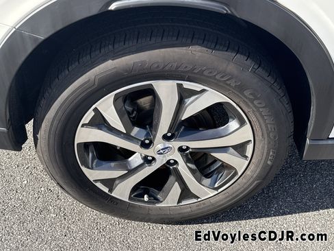 Used 2022 Subaru Outback Limited image 22