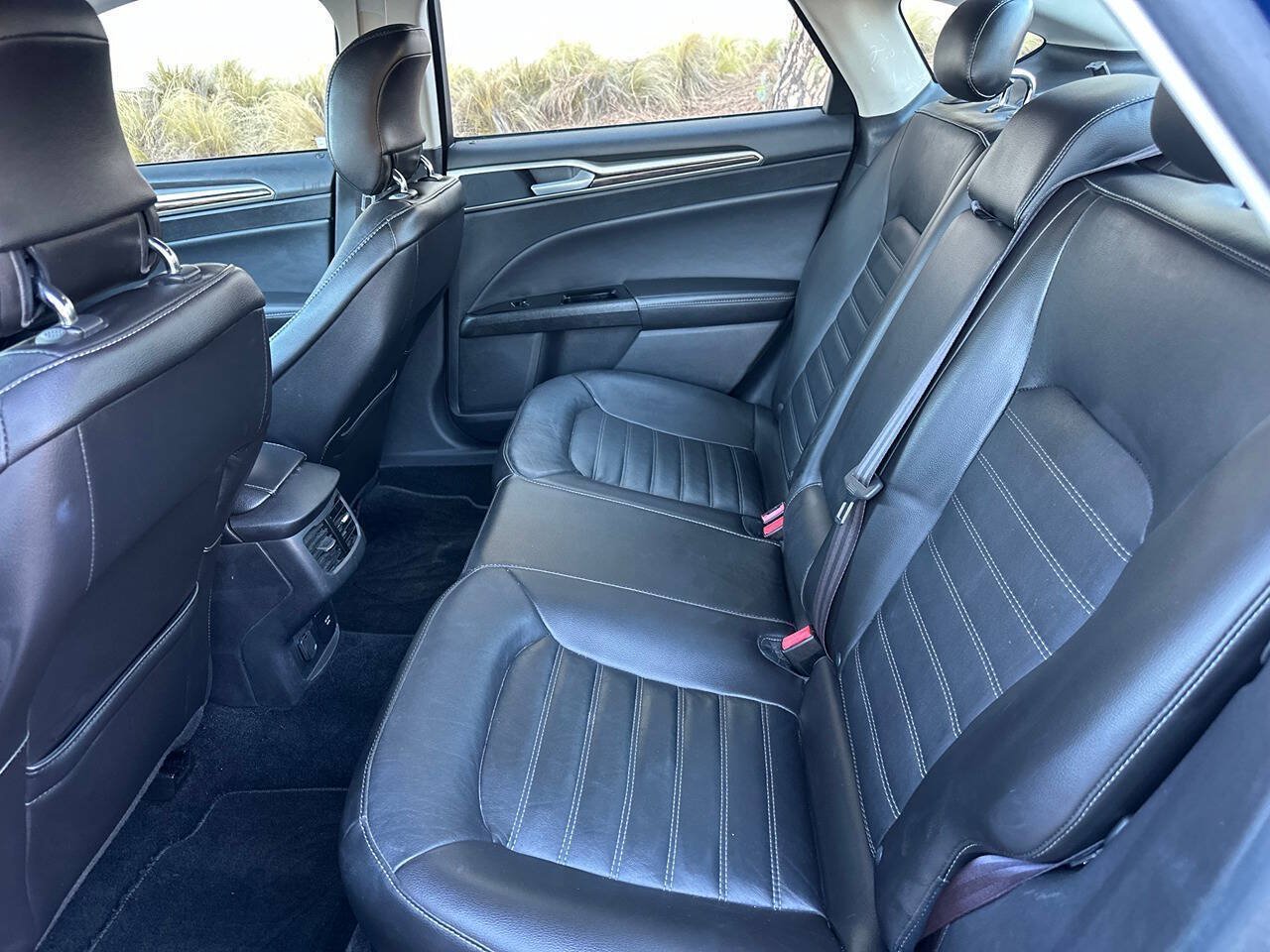 Used 2013 Ford Fusion Energi SE FWD image 9