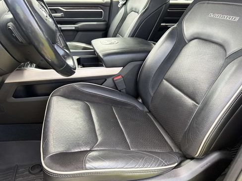 Used 2019 RAM 1500 Laramie AWD/4WD image 17
