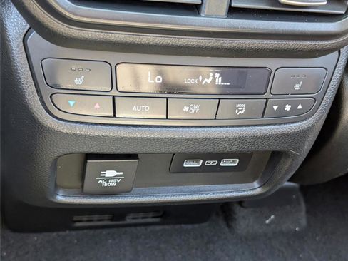 Used 2023 Honda Pilot Elite image 18
