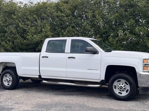 Used 2016 Chevrolet Silverado 2500 W/T AWD/4WD image 9