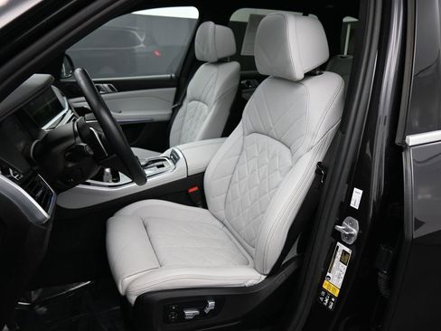 Used 2023 BMW X5 xDrive40i w/ Luxury Seating Package image 19