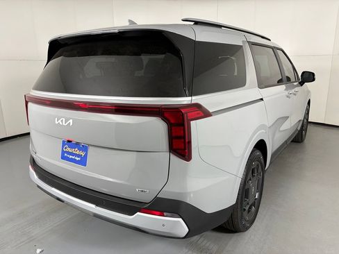 New 2026 Kia Carnival EX FWD image 8