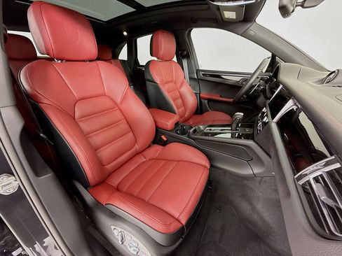 New 2026 Porsche Macan Turbo image 30