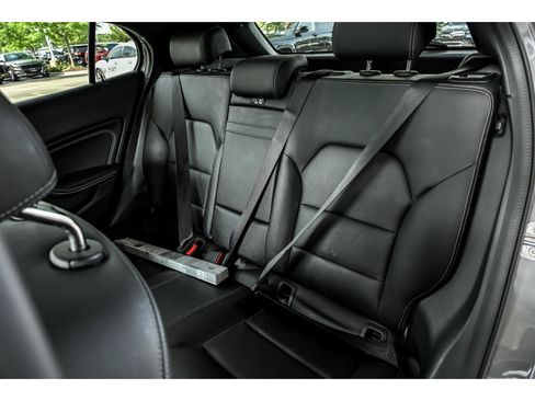 Used 2019 Mercedes-Benz GLA 250 4MATIC image 14