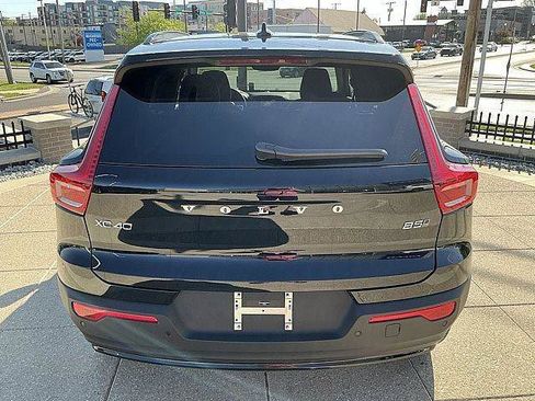 New 2026 Volvo XC40 B5 Plus w/ Climate Package AWD/4WD image 9