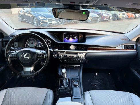 Used 2018 Lexus ES 350 w/ Premier Package image 31