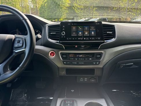 Used 2024 Honda Ridgeline Sport image 14