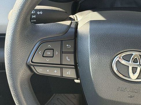 Certified 2025 Toyota Sienna LE image 13