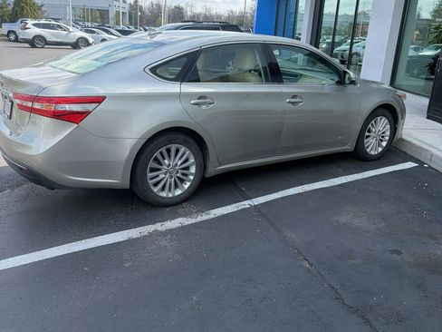 Used 2014 Toyota Avalon Limited image 4