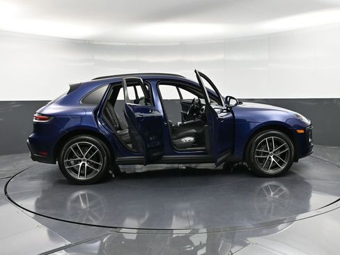 Certified 2025 Porsche Macan image 35