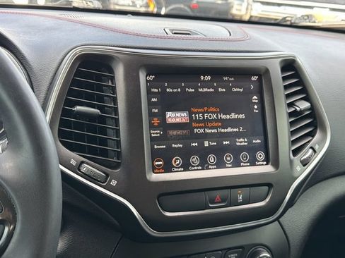 Used 2022 Jeep Cherokee Trailhawk w/ Sun, Sound & Nav Group AWD/4WD image 22