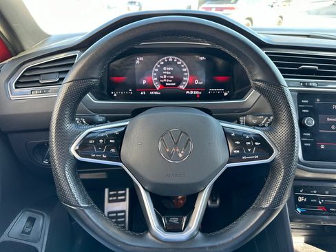 Used 2024 Volkswagen Tiguan SE R-Line FWD image 9