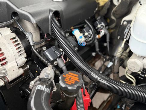 Used 2002 Chevrolet Silverado 3500 LS w/ Electrical Convenience Pkg image 9