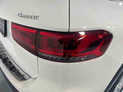 Used 2022 Mercedes-Benz GLB 250 4MATIC image 14