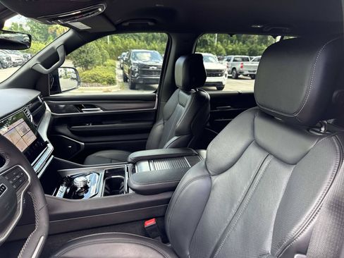 Used 2023 Jeep Wagoneer Series II w/ Convenience Group I RWD image 22