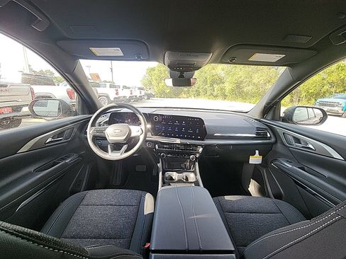 New 2026 Chevrolet Traverse LT w/ Driver Confidence Package image 30