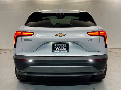 Used 2024 Chevrolet Blazer EV LT AWD/4WD image 4