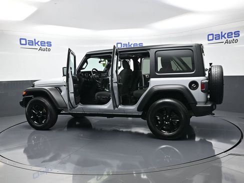 Used 2022 Jeep Wrangler Unlimited Sport image 53