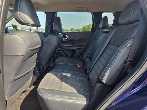 Used 2024 Mitsubishi Outlander SE image 23