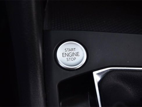 Certified 2022 Volkswagen Taos S image 16